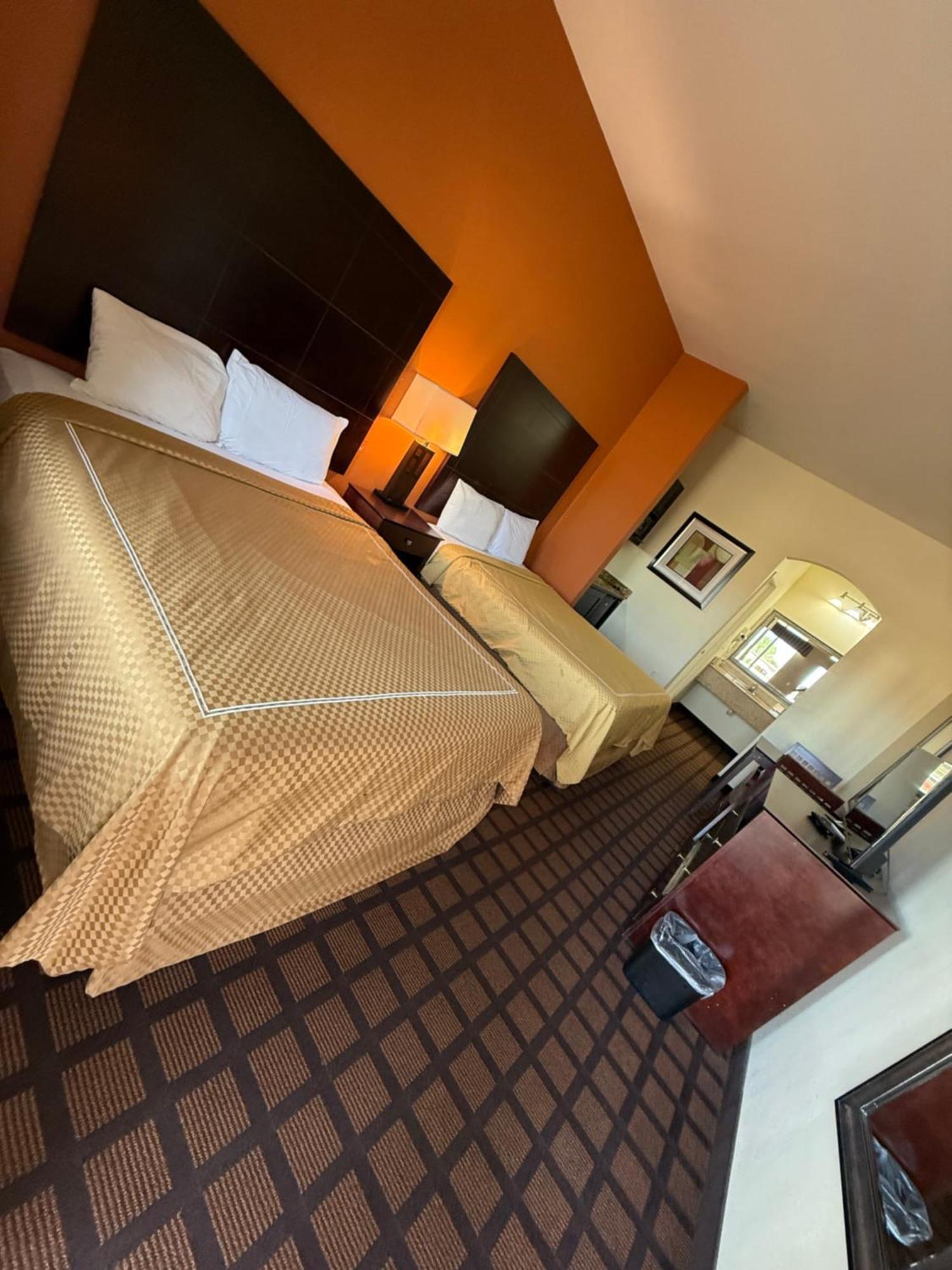 Executive Inn And Suites Pittsburg ภายนอก รูปภาพ