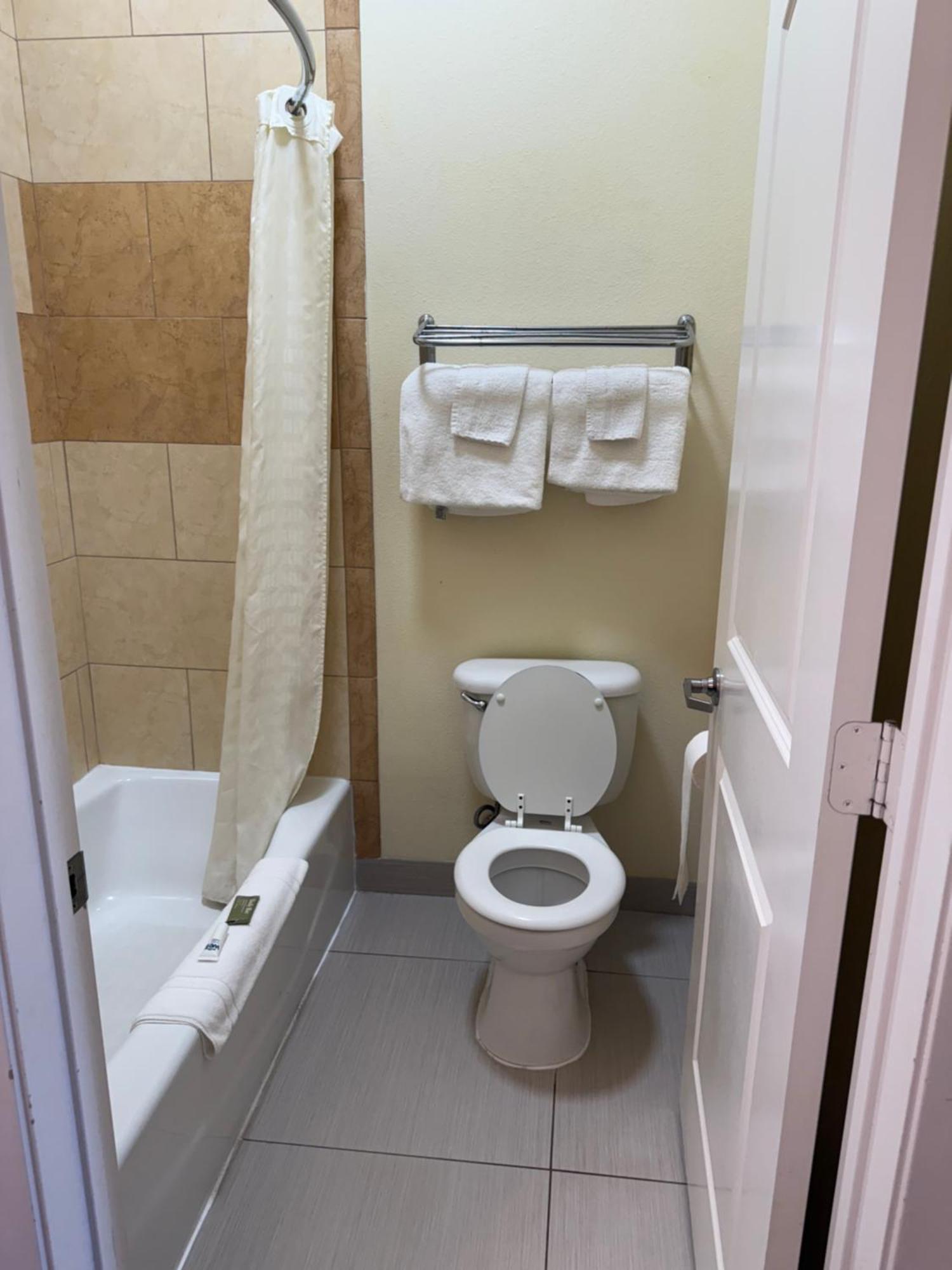 Executive Inn And Suites Pittsburg ภายนอก รูปภาพ
